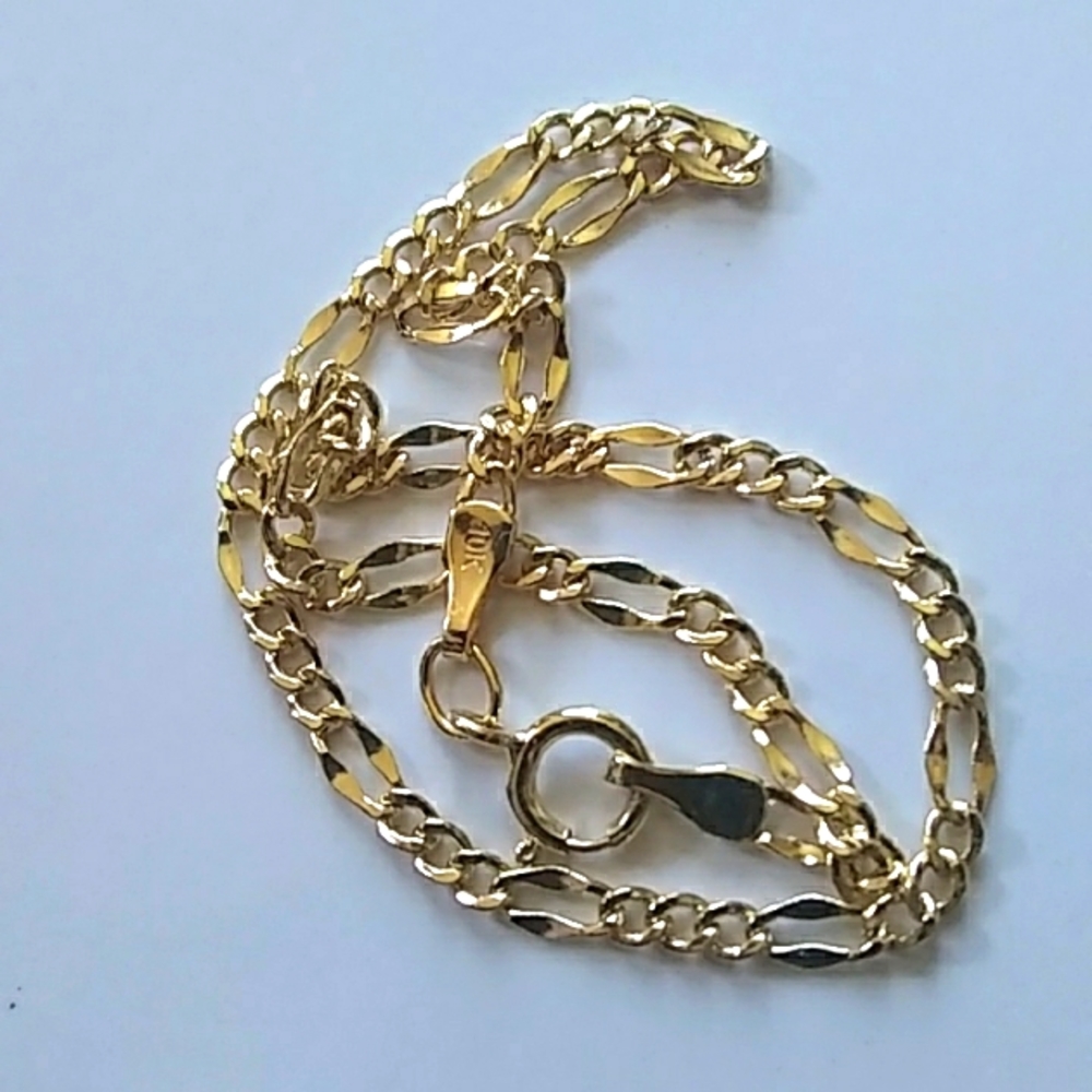 10k yellow gold Figaro bracelet